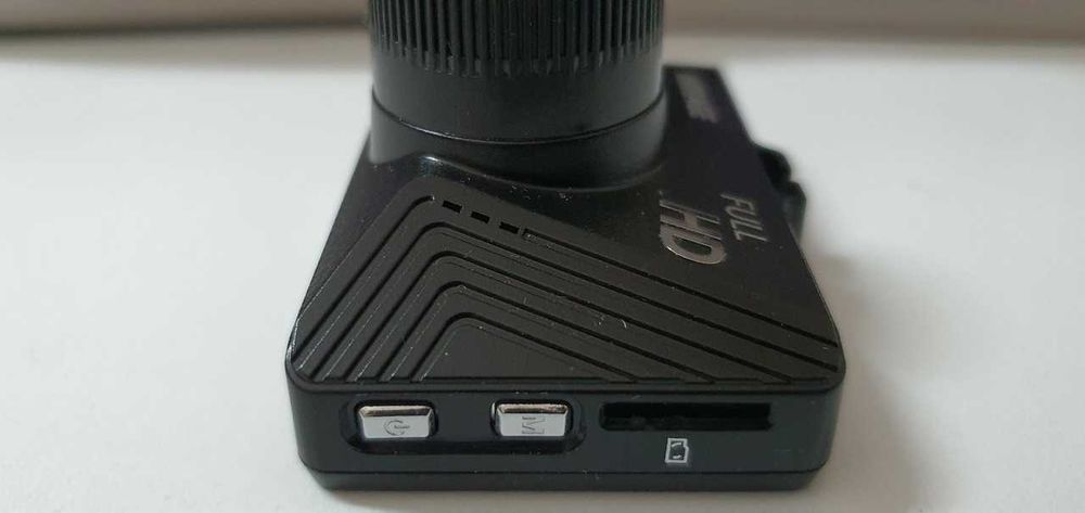 Видеорегистратор DEXP Mirage