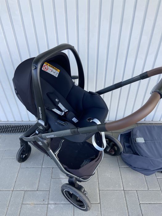 Maxi Cosi  Full set: ADORRA 2 + Tinca  + Isofix Base