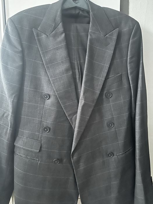 Продам кастюмы молодежные!