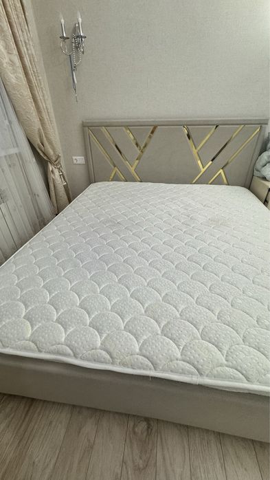 Продам  кровать с матрасом