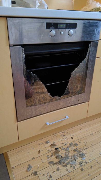 Изработка на стъкла за готварски фурни хладилници,камини и печки Priti