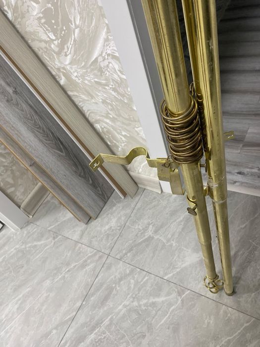 Продам карниз с кольцами