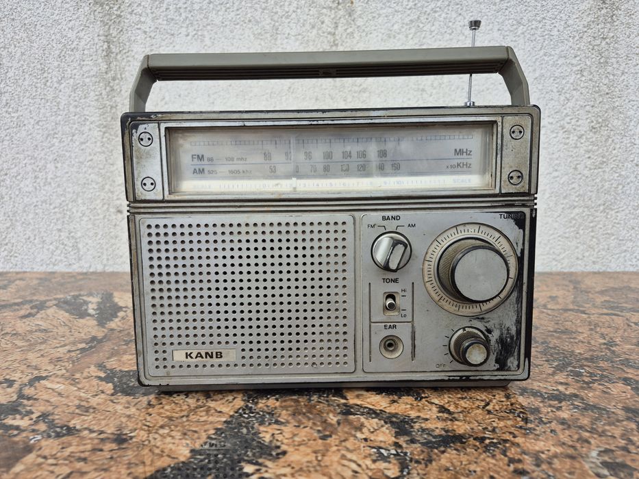 Radio receptor portabil marca KANB,model DS33A,made in Hong Kong