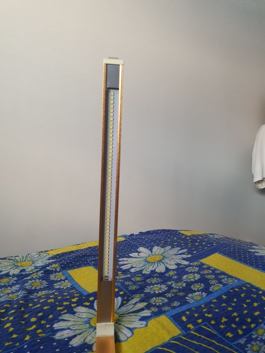 Lampă LED extensibilă