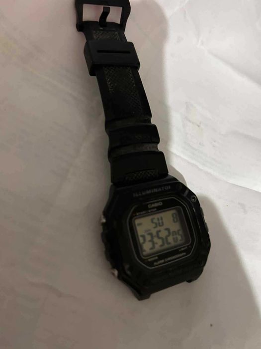 Часовник Casio Illuminator