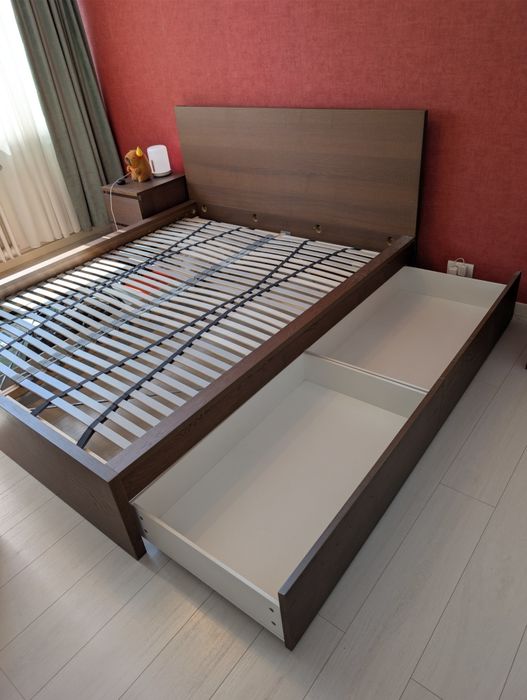 Cadru pat 160x200 + doua noptiere