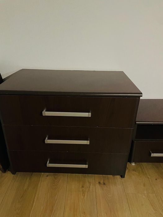 Comoda in stare foarte buna