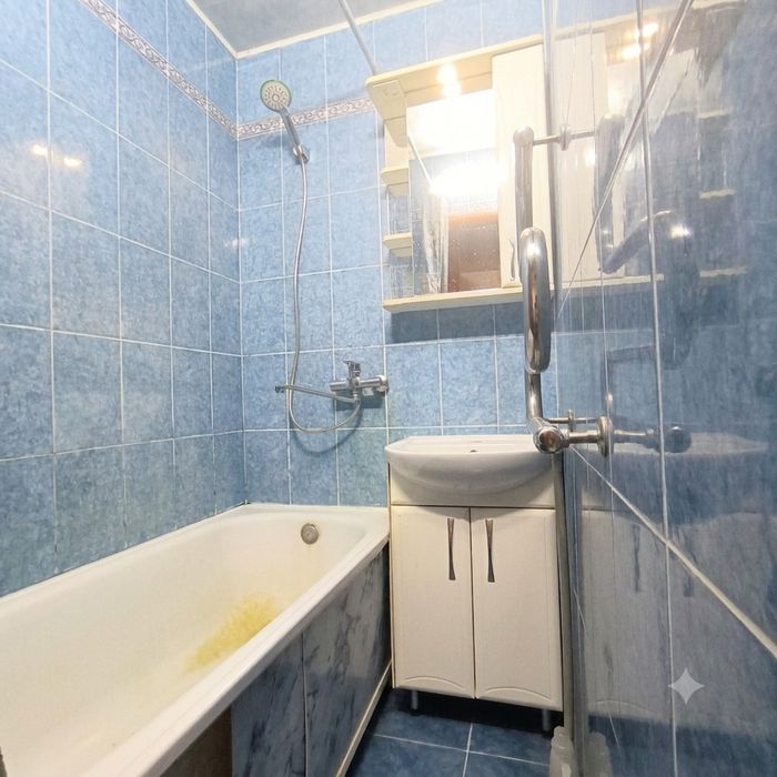Продам 2 ком квартиру в центре
