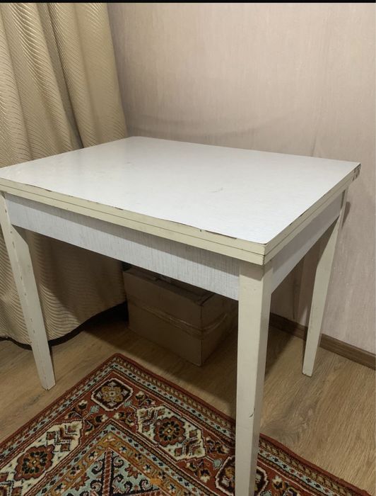 Стенка СССР, стол раскладной, телевизор