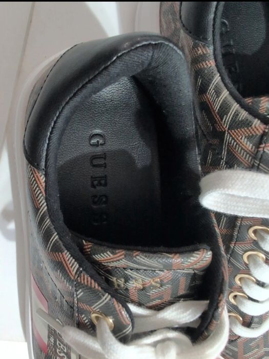 Adidași Guess dama