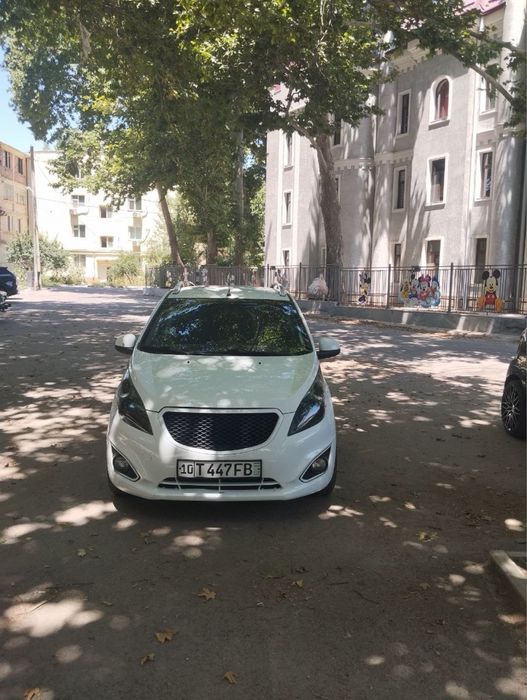 Спарк Белый Продается