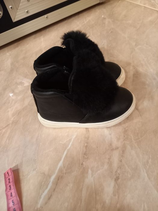 Маратонки, сандали и боти за момиче