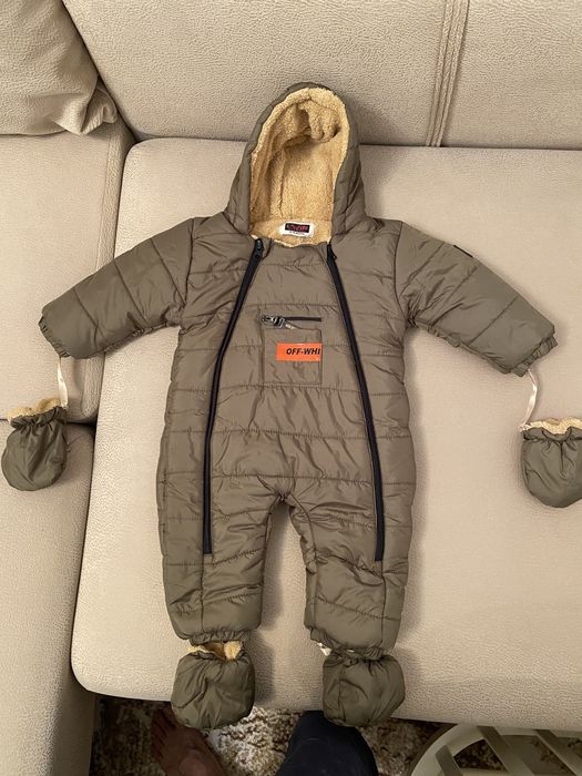 Продам детские комбинезоны