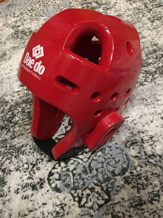 Taekwando perchatkasi, bosh kiyimi va lapa obshiy nabor