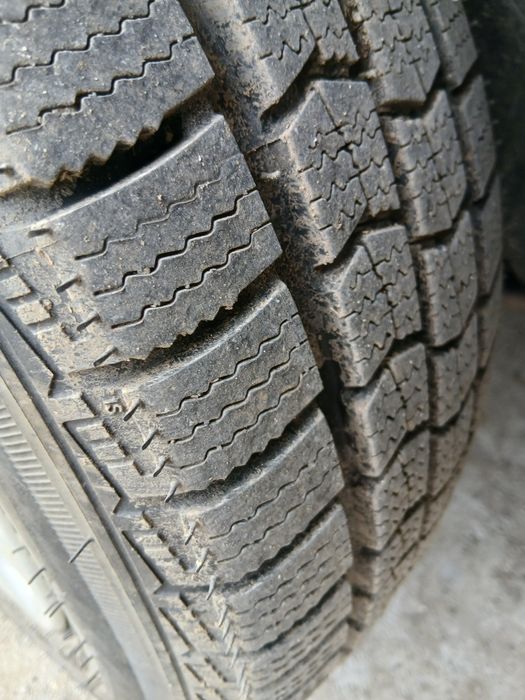 Inchiriez auto Peugeot Partner