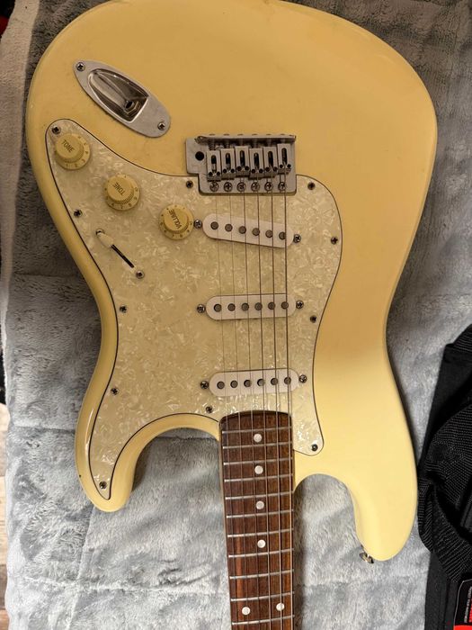 Fender Stratocaster Squier -20 юбилей на Fender