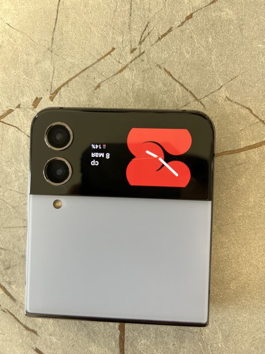 Samsung Galaxy Z Flip 4