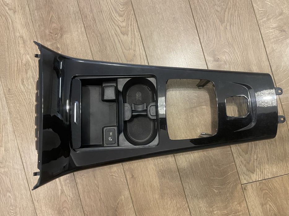 Consola centrala mercedes cla 2020