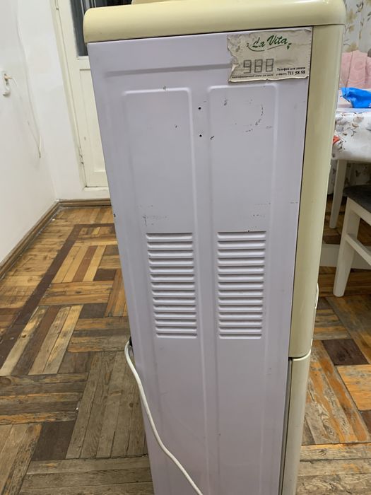 Кулер для воды для офиса и дома б/у в хорошем состоянии