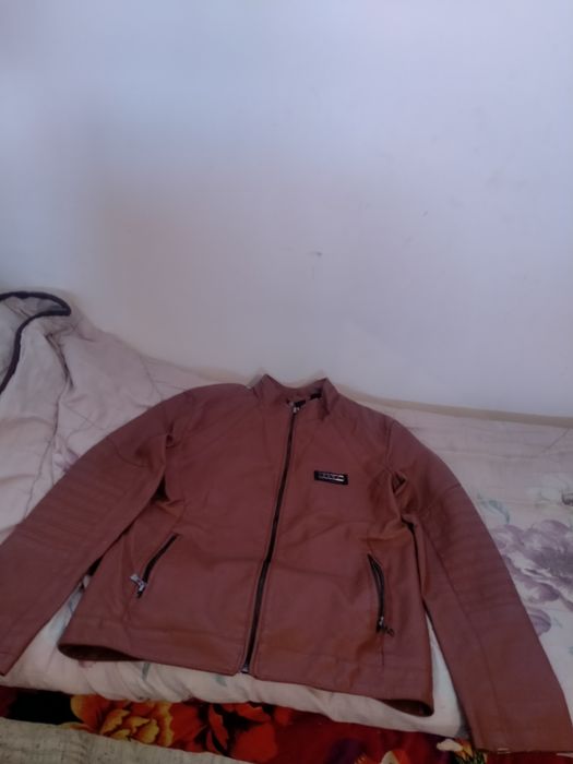 Продам кожаную куртку