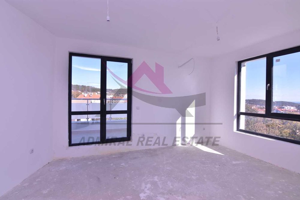 Продава се Четиристаен апартамент в Варна, Виница - 250 кв.м за 551 €/кв.м - Снимка #4
