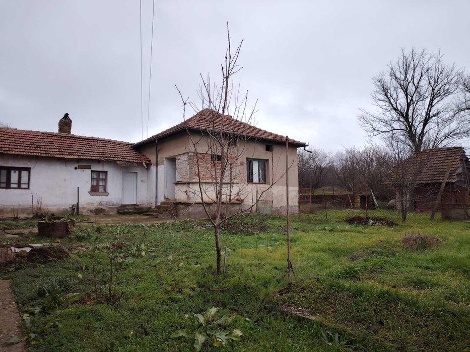 Къща в близост до р. Дунав !