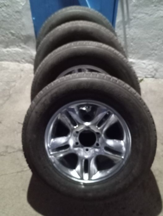 Продам шины зимние.