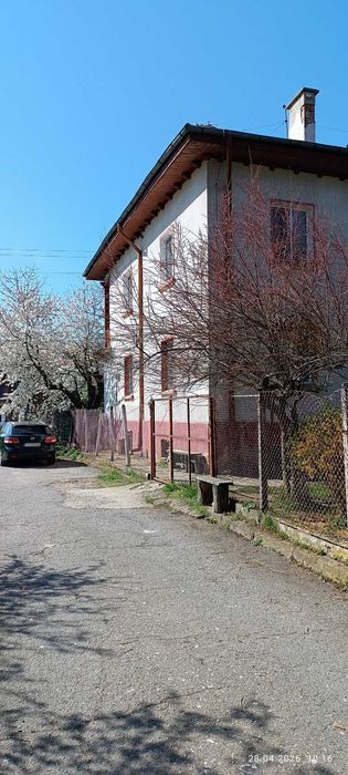 Продава се Къща в Ихтиман - 484 кв.м за 917 €/кв.м - Снимка #1