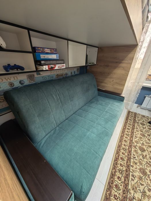 Продам диван двухместный