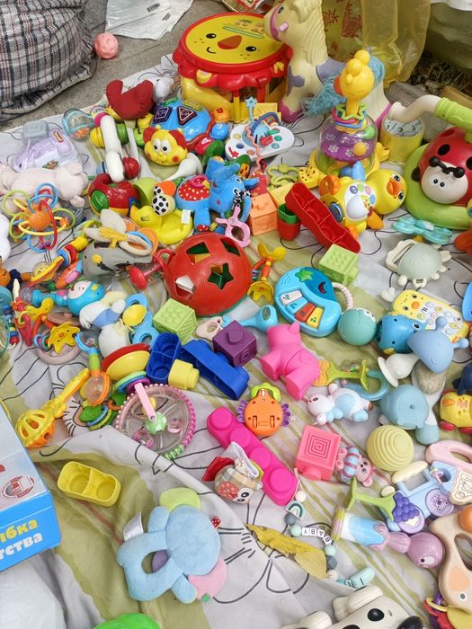 Погремушки, игрушки для малыша
