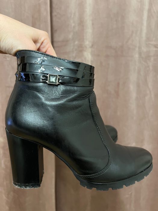 Продавам дамските ботуши