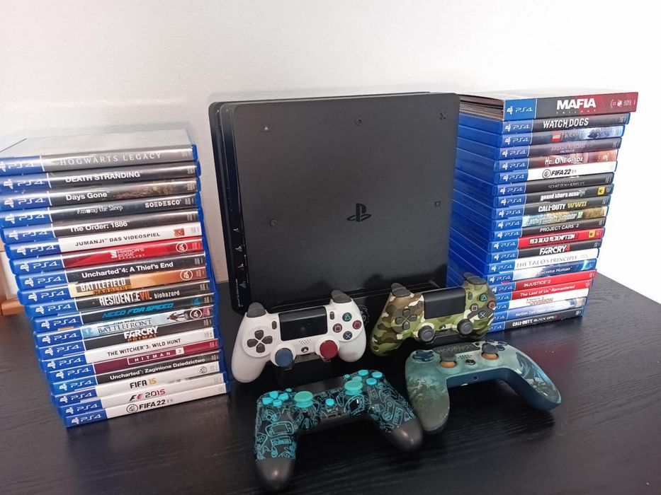 Play Station 4 Slim