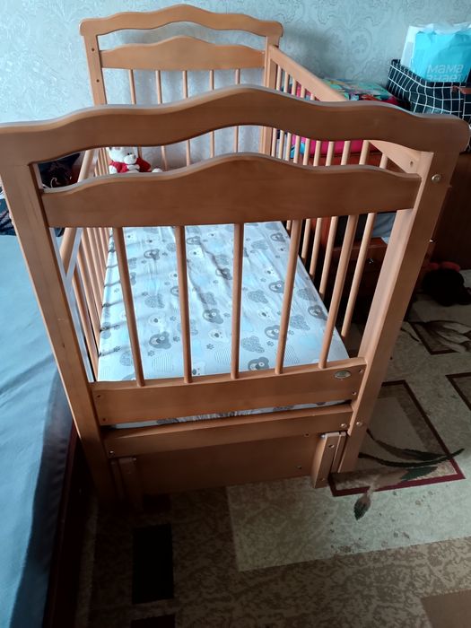 Продам детскую кроватку