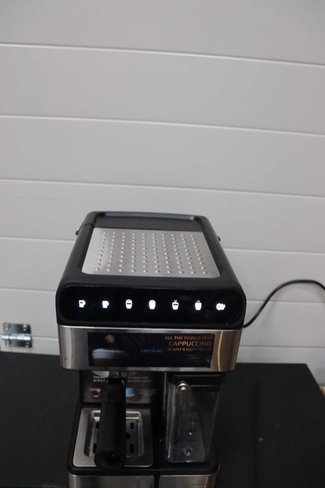 Полуавтоматична кафемашина Cecotec Power Instant-ccino 1350W, 1.4л