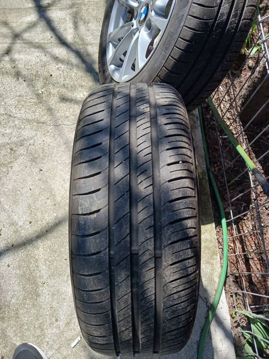 Vand  4 roti bmw  205 / 55 / 16 Nexen. Aproape noi  vara
