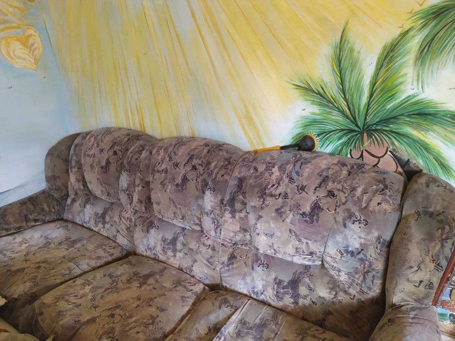Продается диван и два кресла  Б/у