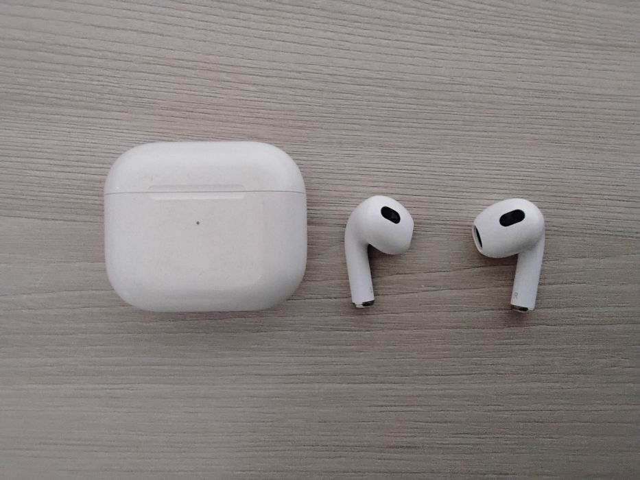 Продам airpods 3