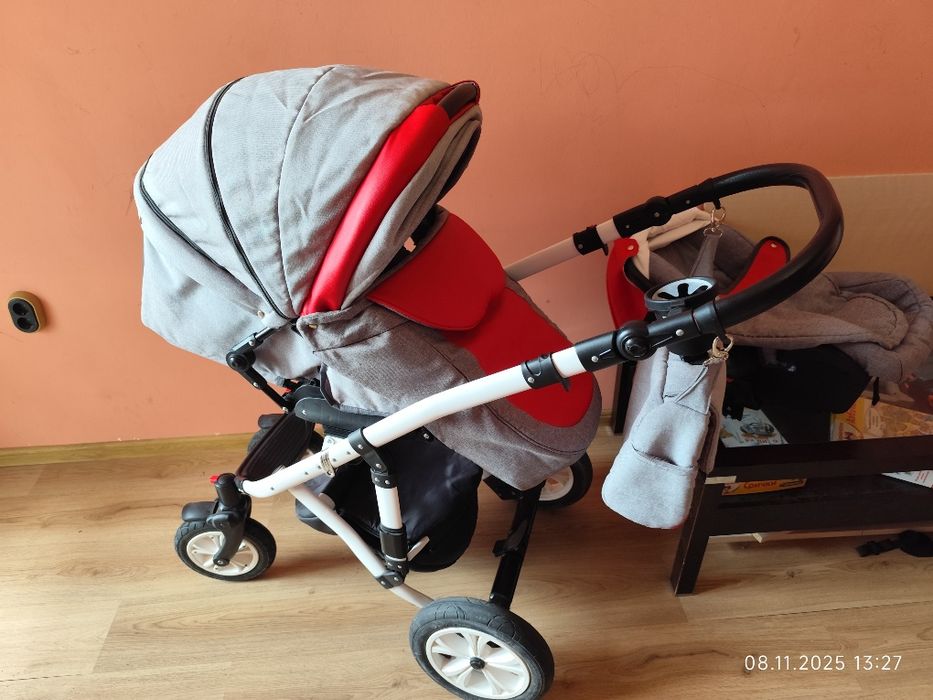 Детска количка 3 в 1 на марката karwala (poland) полша