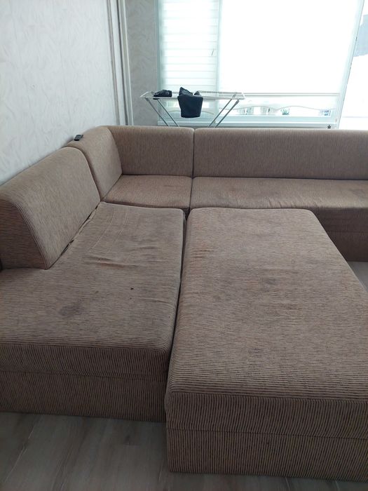 Диван бежов  215/240