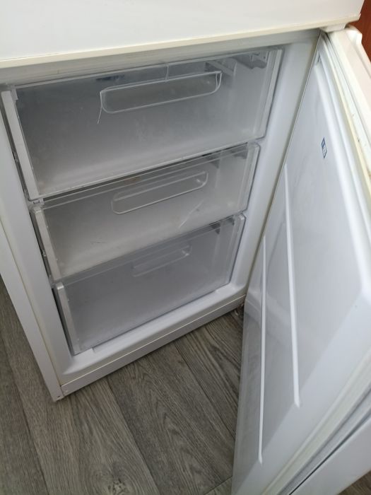 Продам холодильник