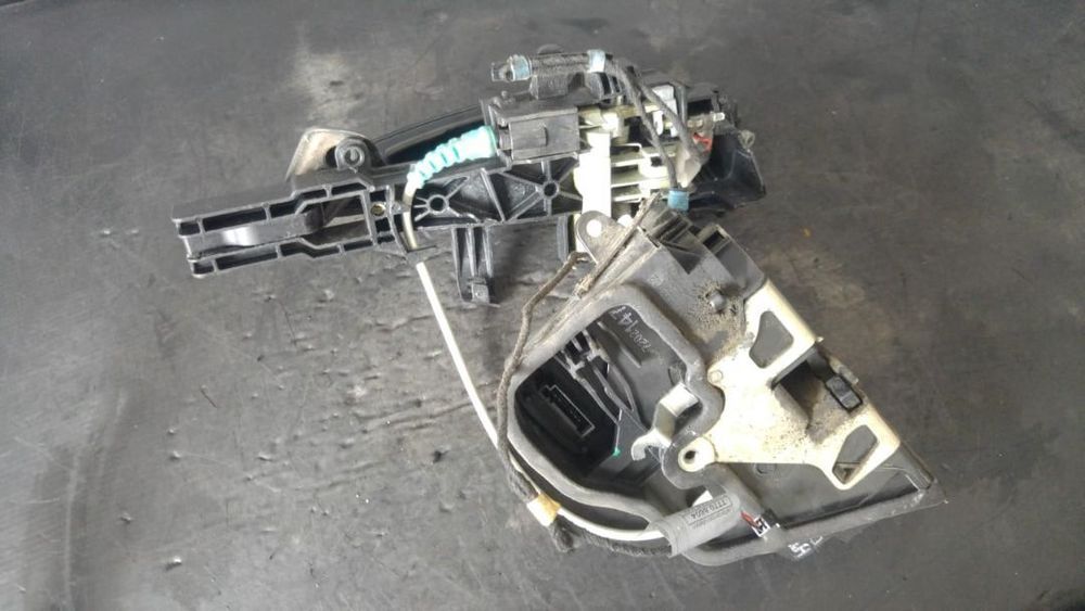 broasca cu maner usa stanga spate bmw e87 7202147