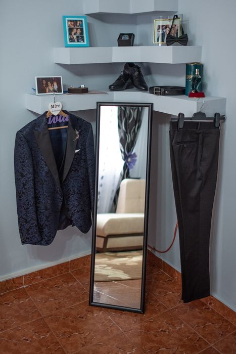 Vand  costum de ginere masura 48 ( 60-65 kg)