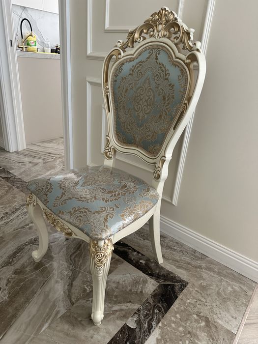 Продам стол со стулями