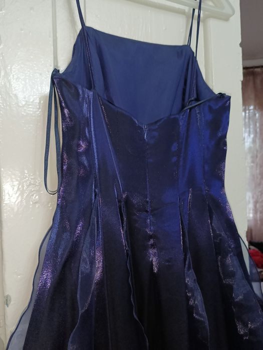 Продам платья.         .