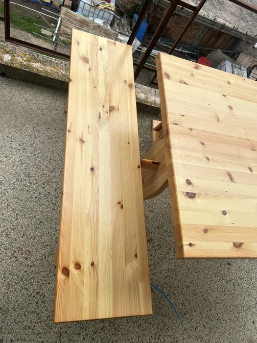 Масивна дървена маса с 2 пейки – нова, комплект