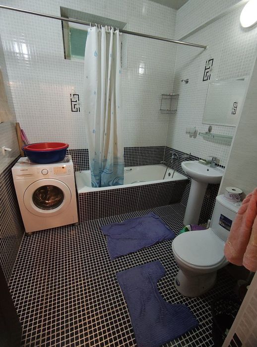 Юнусабад -9 шикарная 2х комнатная квартира переделанная в 3х с ОБСТАНО