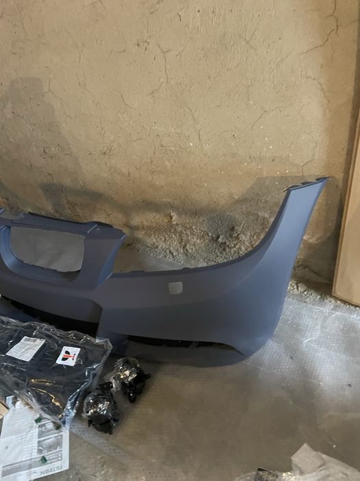 Оборудвана предна броня е90 М пакет