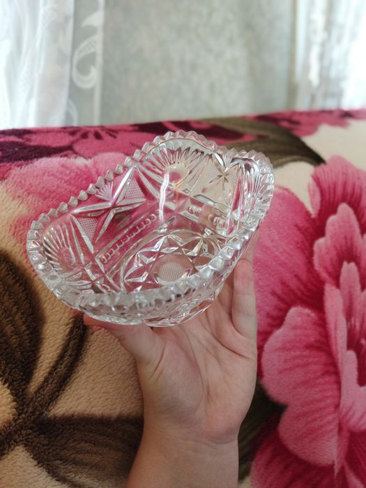 Продам хрустальные вазы. В отличном состоянии в наличии 7 штук разных