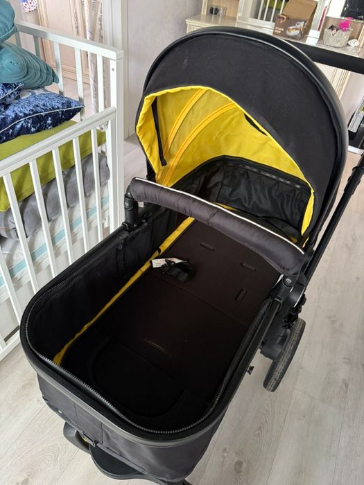 Продам коляску с автолюлькой