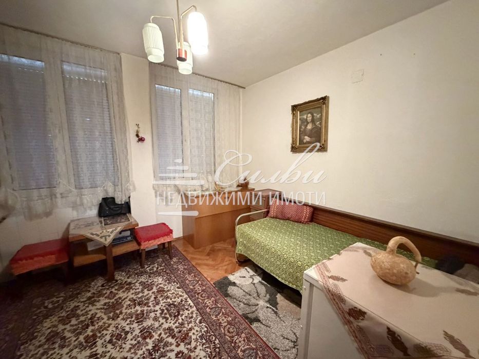 Четиристаен ТУХЛЕН апартамент в района на РУМ!